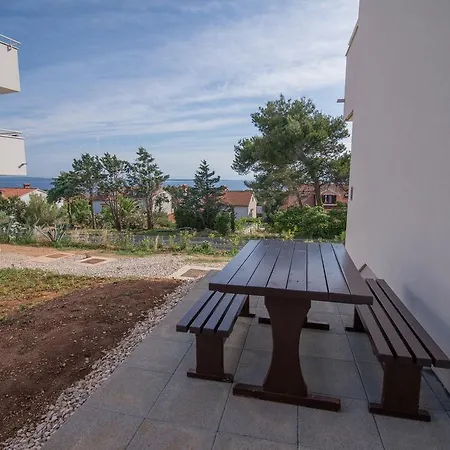 With A Parking Space Appartamento Mali Lošinj